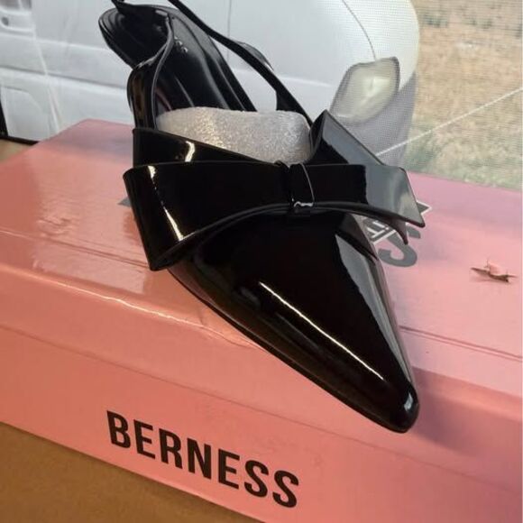 Shoes - Berness Calliope02 Black Slingback Heels